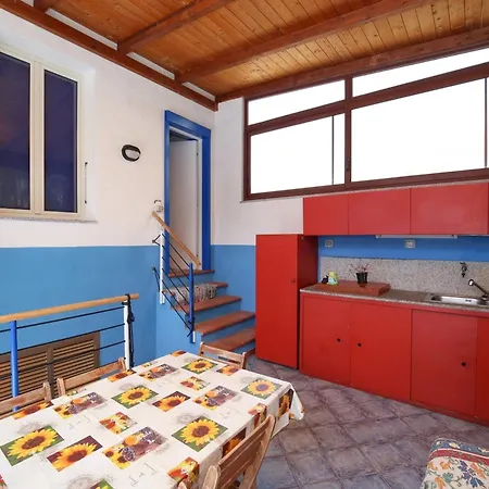 別荘 With Sea View And Large Terrace カステルサルド