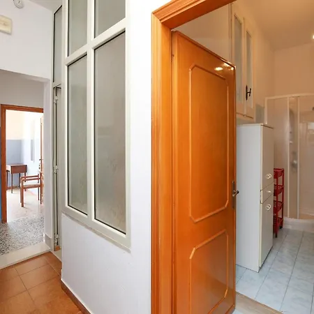 With Sea View And Large Terrace カステルサルド