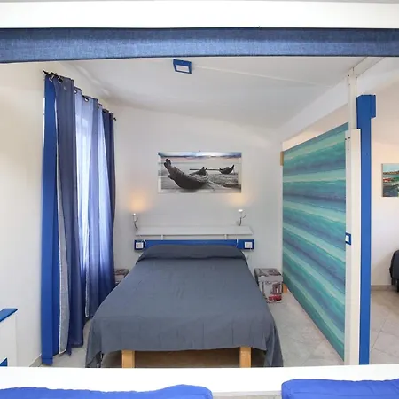 別荘 With Sea View And Large Terrace カステルサルド