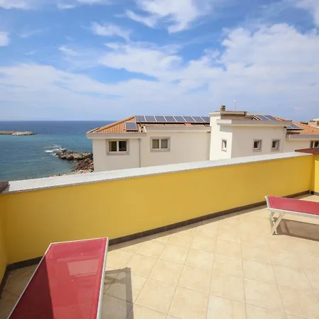 別荘 With Sea View And Large Terrace