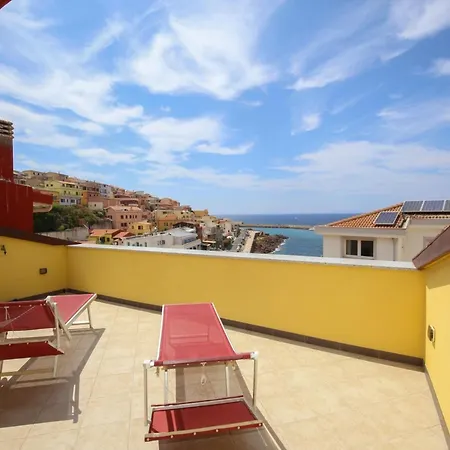 With Sea View And Large Terrace 別荘 カステルサルド